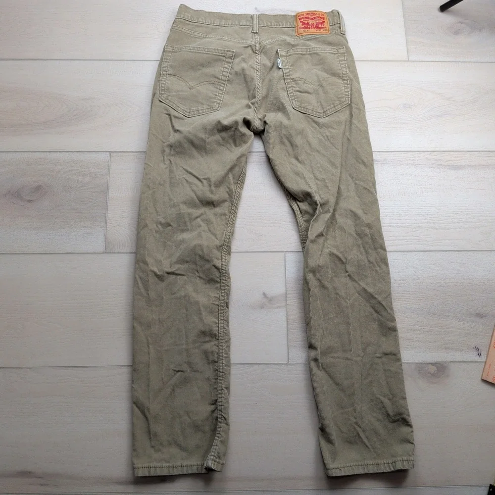 Levis no holes